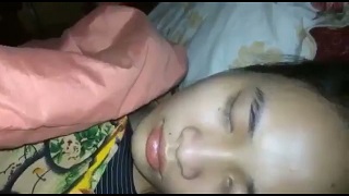 Địt Con Bạn Thân đang Ngủ Say.mp4