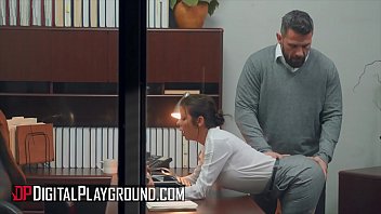 Cô Nàng Ngực Khủng Alexis Fawx địt Sếp Trong Văn Phòng – Digital Playground