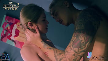 Gái Trung Lăng Loàn Lý Trí Ngôn Bị Bồi Bàn địt Tung Lồn Trong Quán Bar