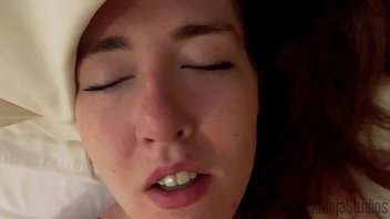 Anh Trai Kế Làm Em Gái Kế Vọt Nước Trước Hội Chợ – Larson Layne