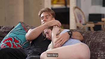 Cặc Của Bố Dượng Sẽ Làm Cô Gái Hư Này Sướng Rên La